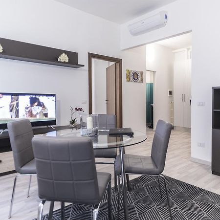 Hemeras Boutique Homes - City Center Design Flats Milan Bagian luar foto
