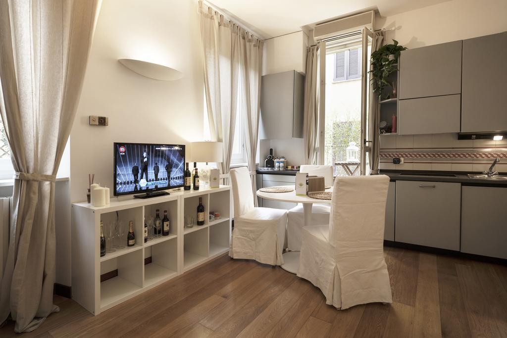 Hemeras Boutique Homes - City Center Design Flats Milan Bagian luar foto