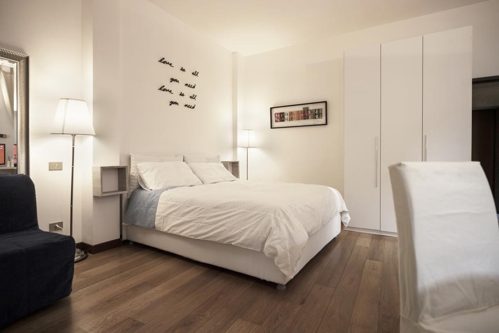 Hemeras Boutique Homes - City Center Design Flats Milan Bagian luar foto