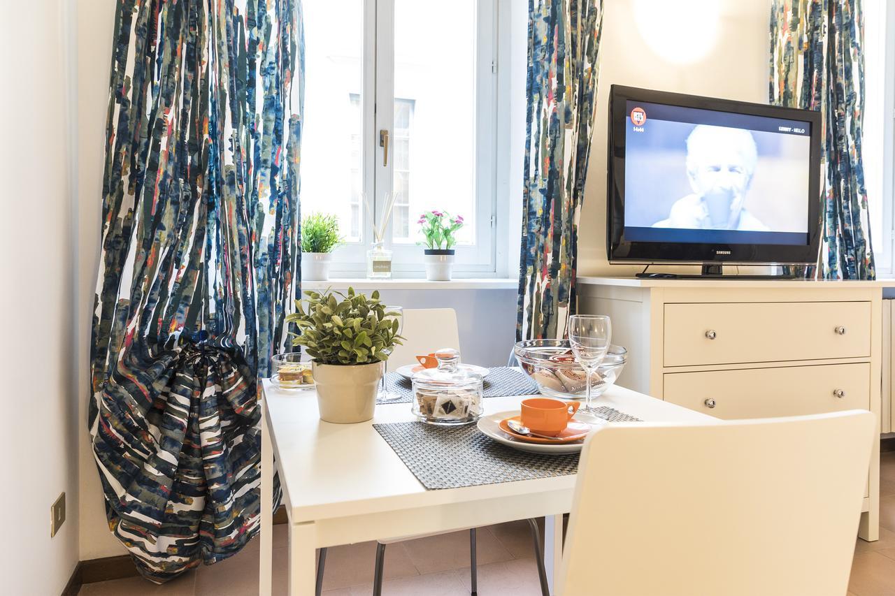 Hemeras Boutique Homes - City Center Design Flats Milan Bagian luar foto